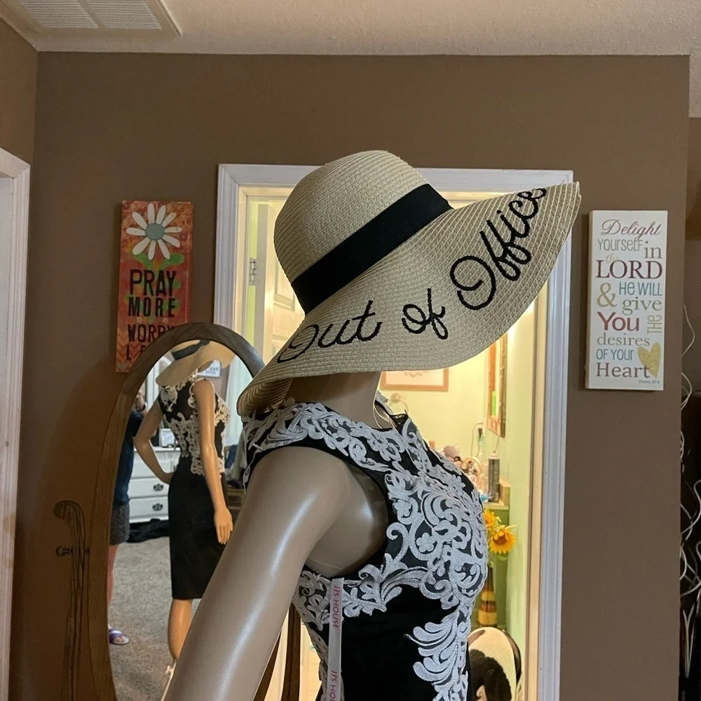 Serra floppy hat out of the office Q3 - Picture 4 of 5